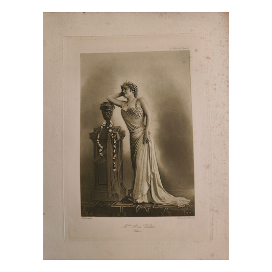 Portrait de Mlle Alice Verlet dans Thais gravure Eutlinger gravée par Chauvet actrice opéra costume scène théâtrale art graphique XIXe-XXe siècle
