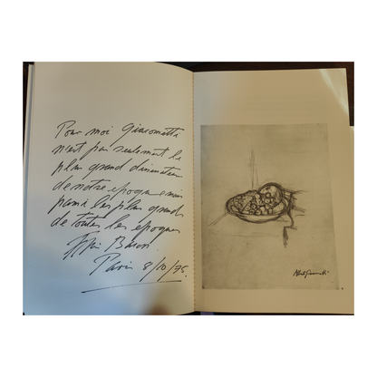 Invitation d’exposition de la Galerie Claude Bernard accompagnée d’une héliogravure de Giacometti et de son catalogue d’origine, ensemble rare illustrant l’esthétique épurée et expressive de l’artiste.