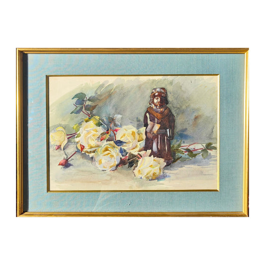 Grande aquarelle non signée représentant des roses blanches à côté d’une statuette, présentée dans un encadrement élégant