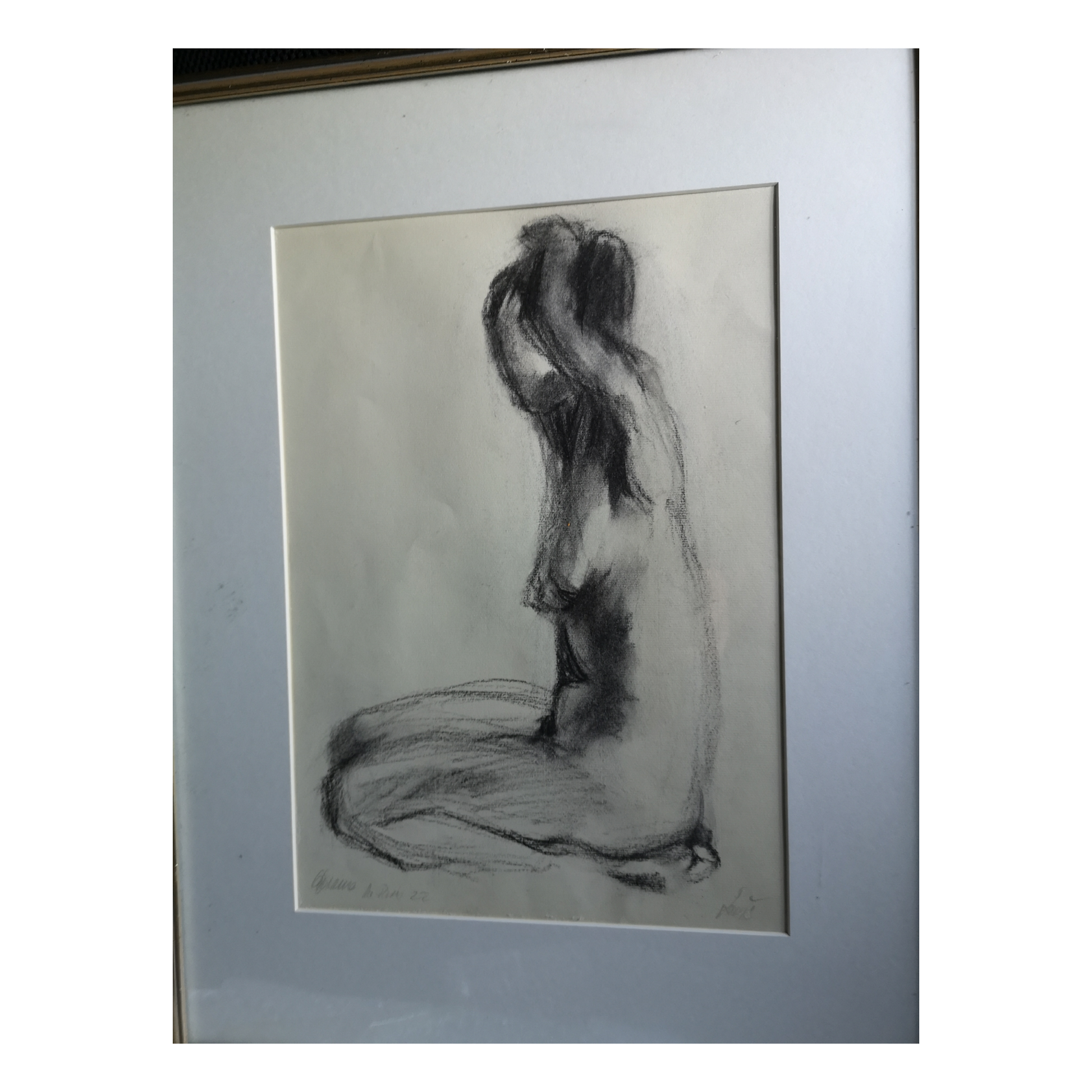 Nu assis se coiffant dessin signature non reconnue nu féminin toilette intimiste art français authentique