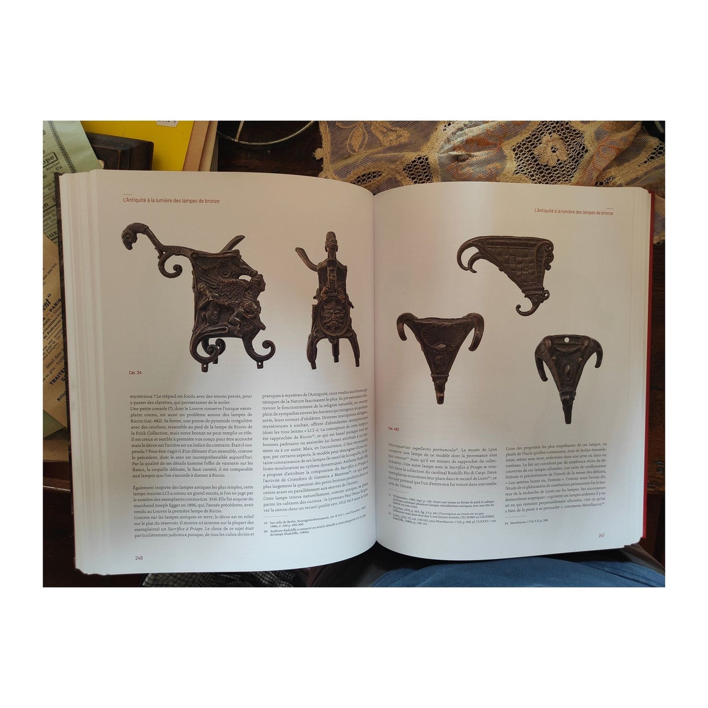 Livre d’art De Filarete à Riccio sur les bronzes italiens de la Renaissance de la collection du musée du Louvre, exemplaire d’occasion en très bon état.